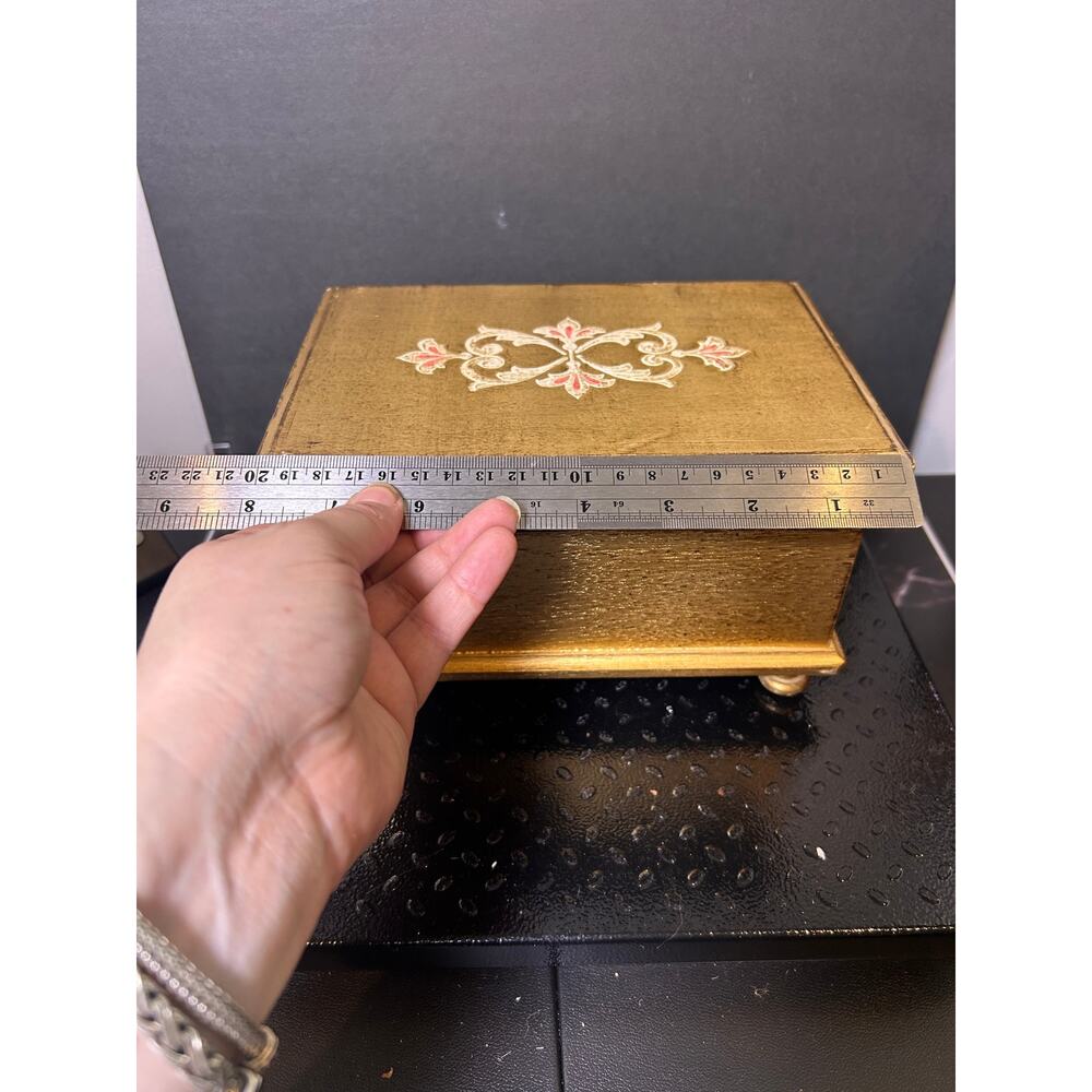 Florentine-style gold gilt wooden jewelry box - Picture 6 of 7